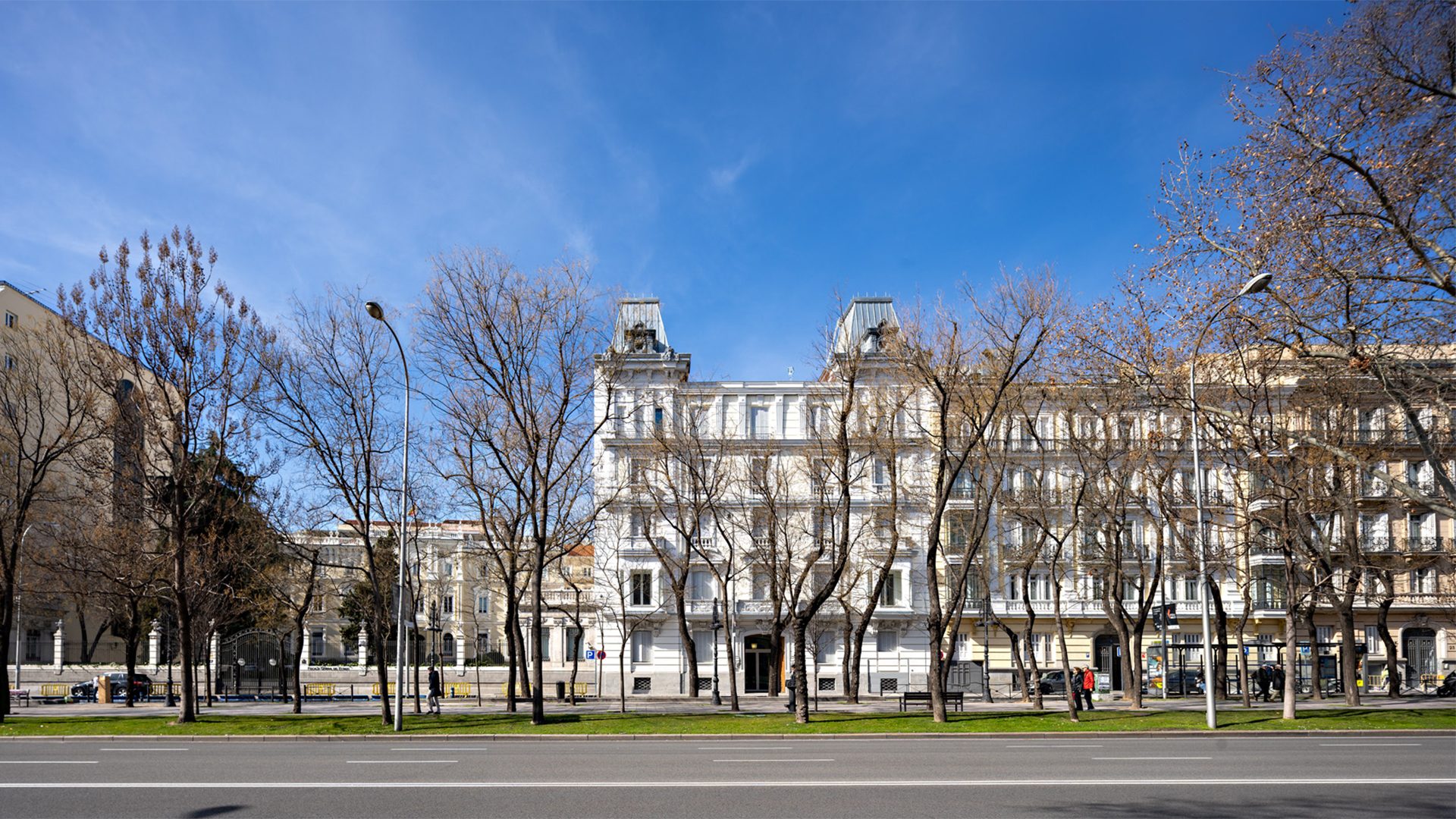 arquitectura-exterior-rehabilitación-historico-oficinas-passivhaus-lled-ais-paseo-castellana-19-madrid-sostenibilidad-01