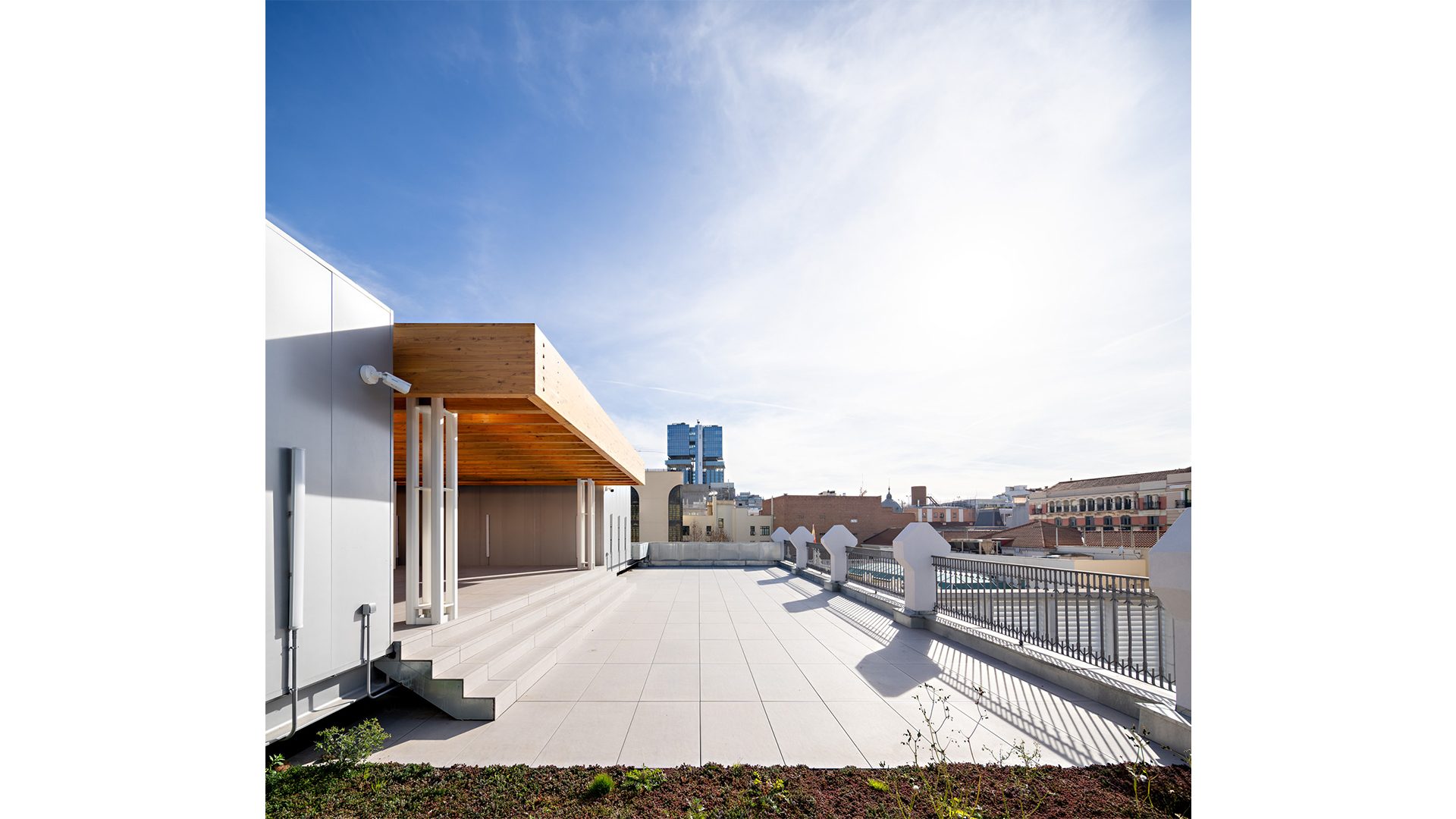 arquitectura-vubierta-rooftop-rehabilitación-historico-pergola-madera-bioclimática-oficinas-passivhaus-lled-ais-paseo-castellana-19-madrid-sostenibilidad-02